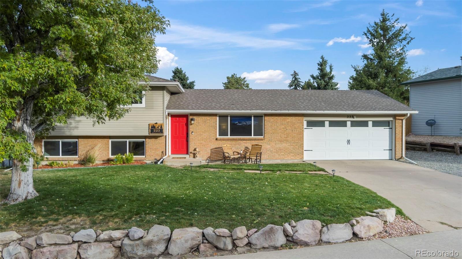 223  Douglas Fir Avenue, castle rock MLS: 3135122 Beds: 3 Baths: 3 Price: $565,000