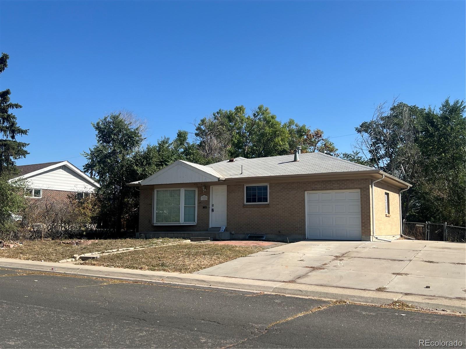 7222  Worley Drive, denver MLS: 4322898 Beds: 3 Baths: 2 Price: $379,900