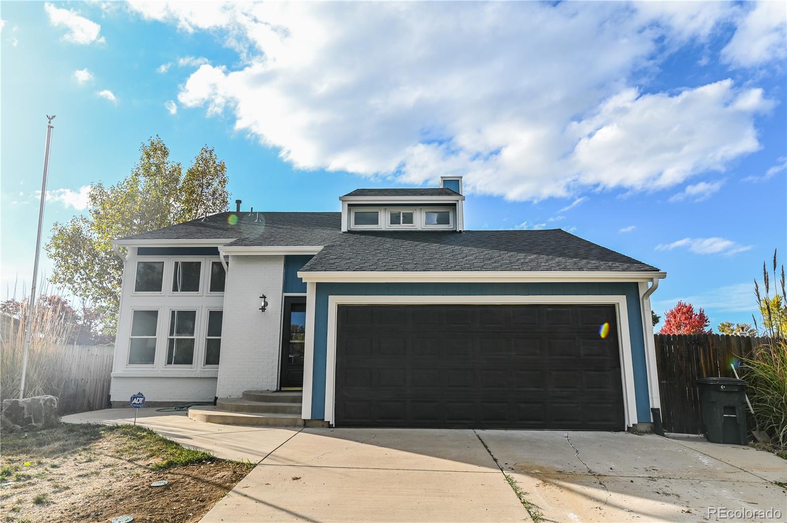 3901 S Ensenada Court, aurora MLS: 3544580 Beds: 5 Baths: 3 Price: $526,000