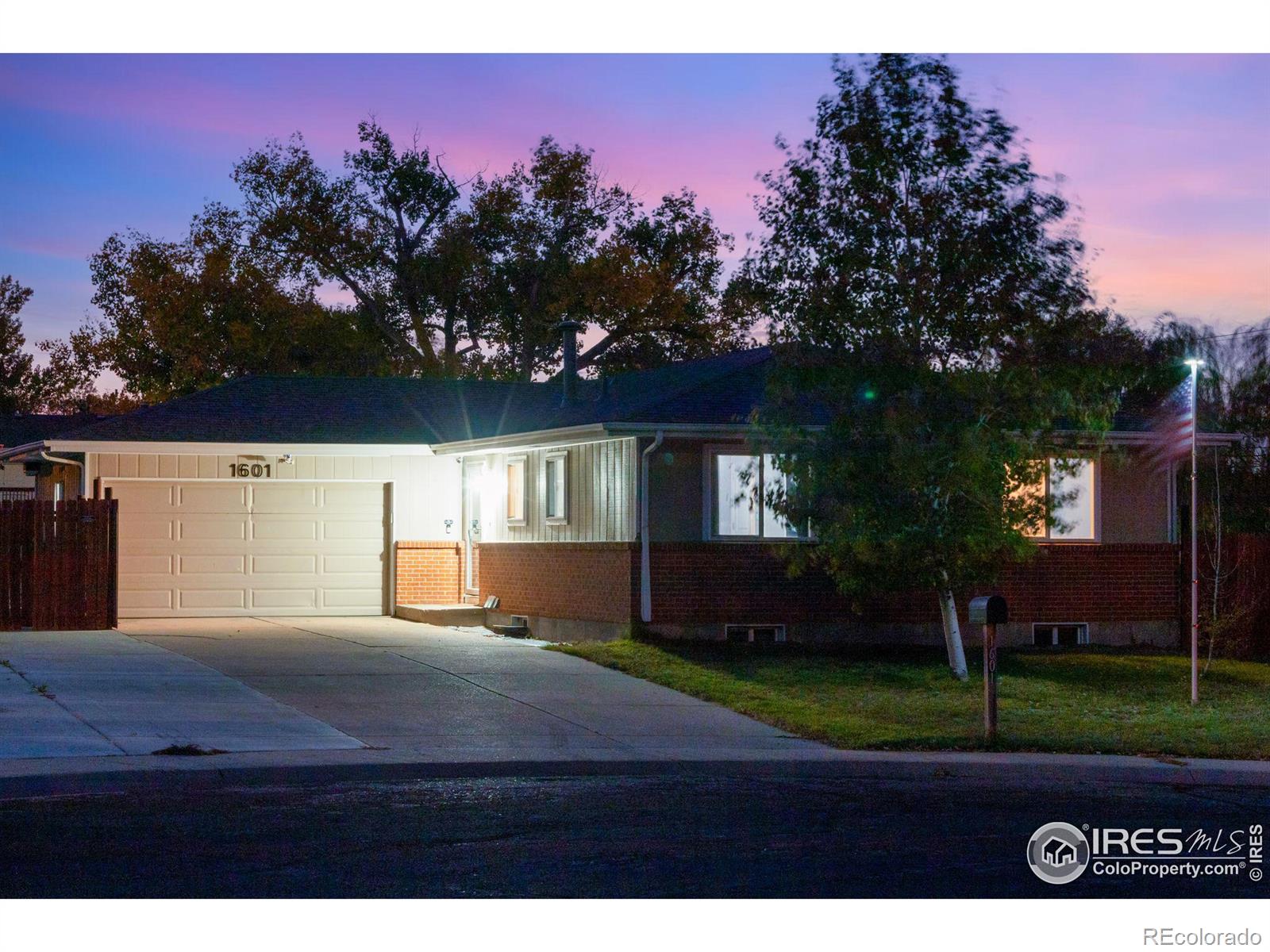 1601  27th Avenue, greeley MLS: 4567891021078 Beds: 5 Baths: 3 Price: $434,000