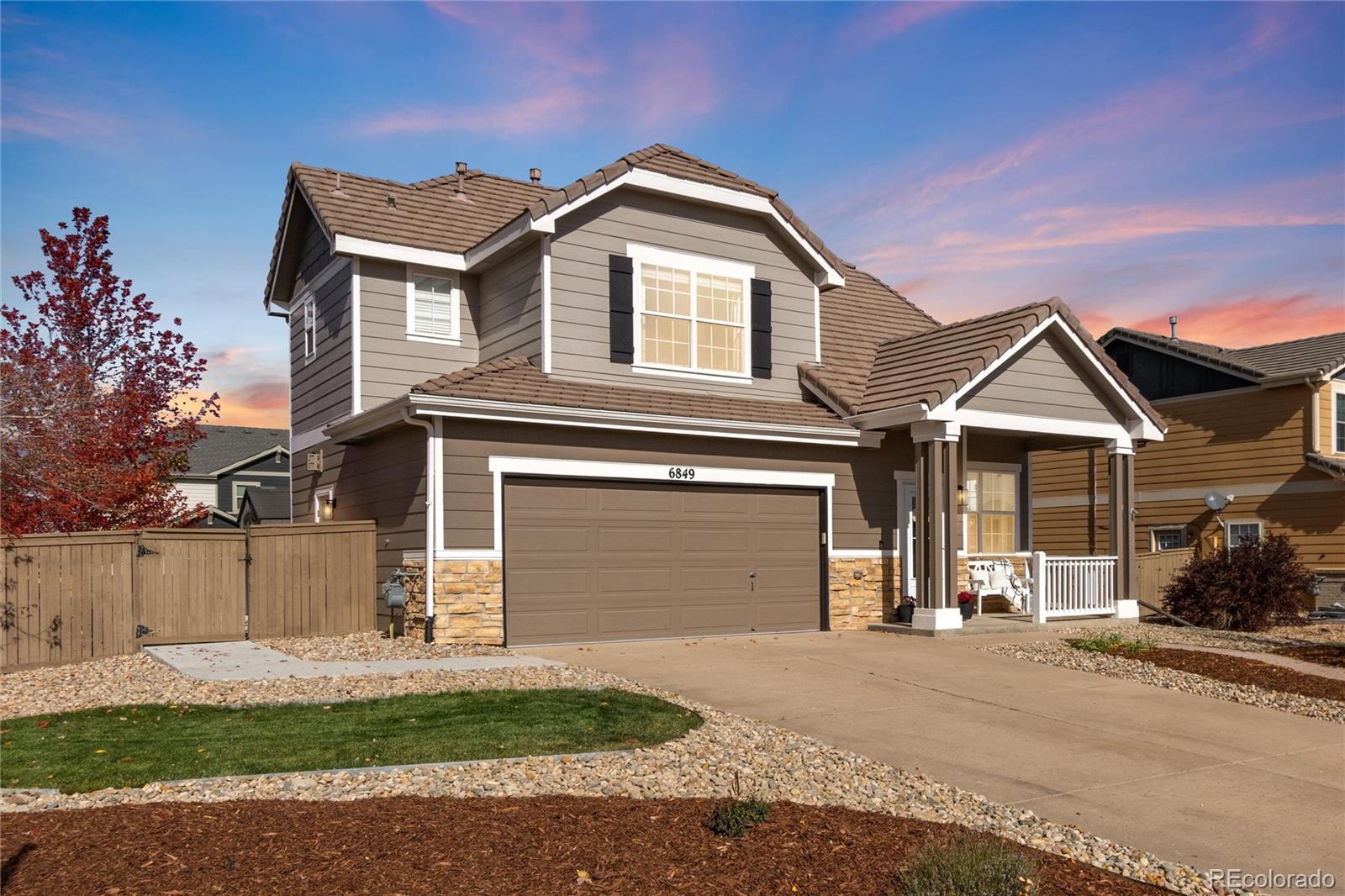 6849  Shannock Avenue, castle rock MLS: 7033892 Beds: 3 Baths: 3 Price: $565,000