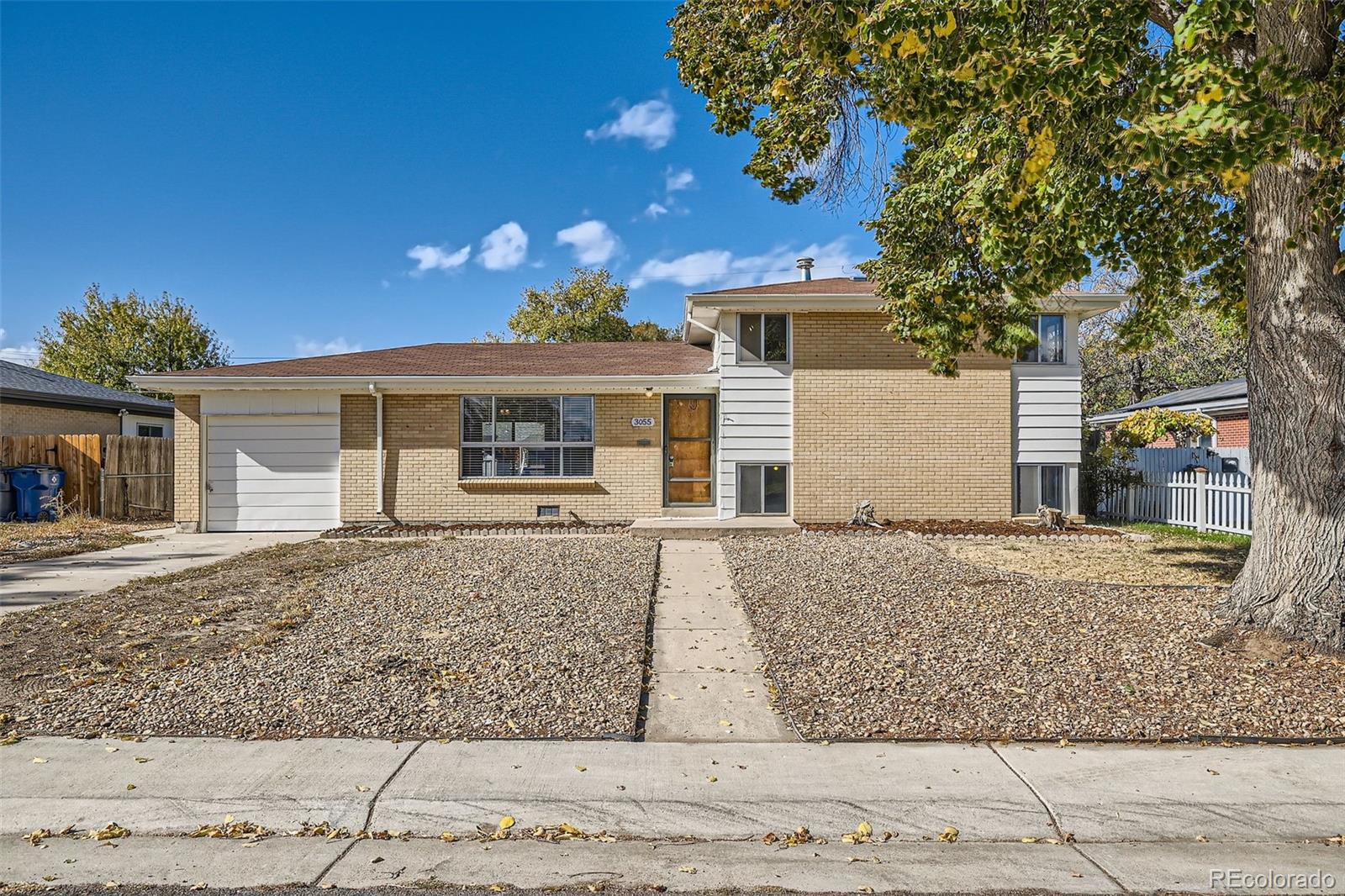 3055  Carson Street, aurora MLS: 3041384 Beds: 3 Baths: 2 Price: $475,000