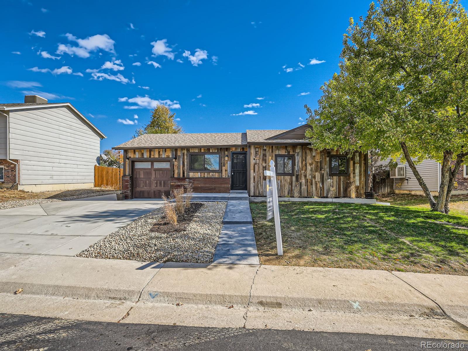 1876 S Nucla Street, aurora MLS: 4046317 Beds: 3 Baths: 2 Price: $469,900