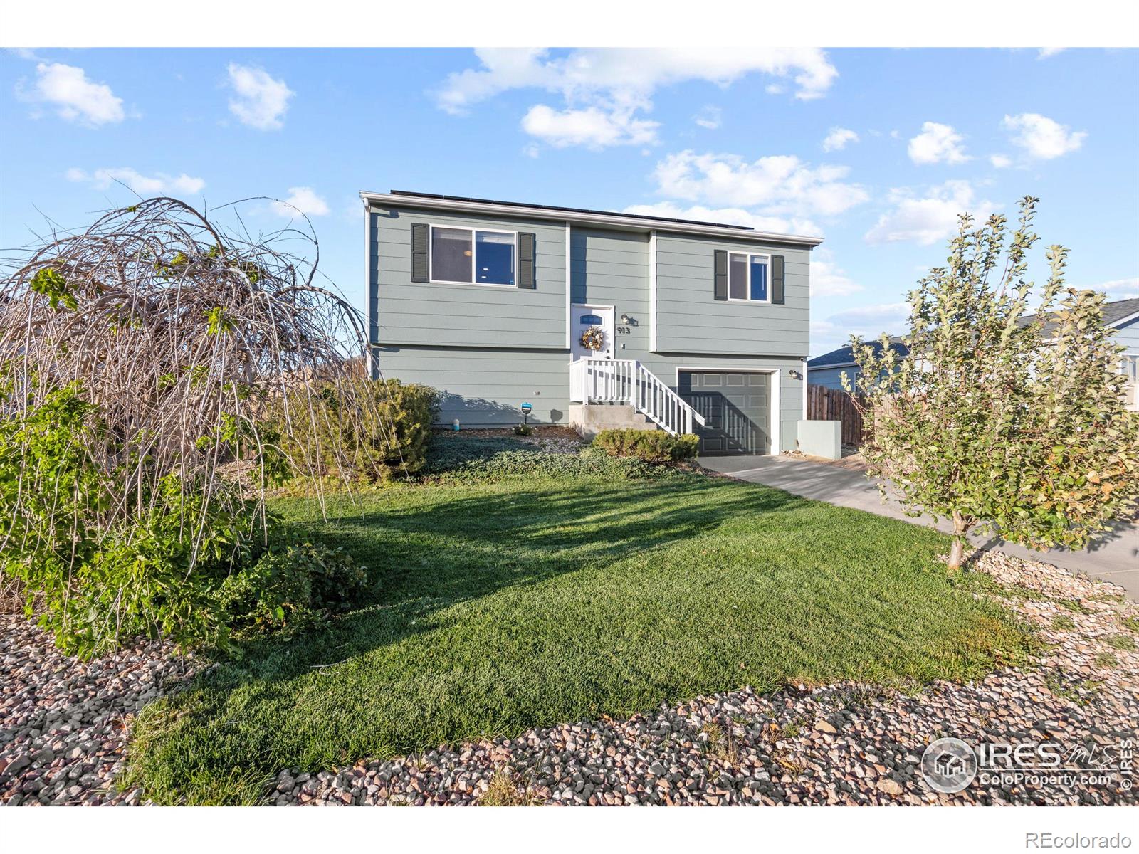 913 E 24th St Rd, greeley MLS: 4567891021754 Beds: 3 Baths: 2 Price: $400,000