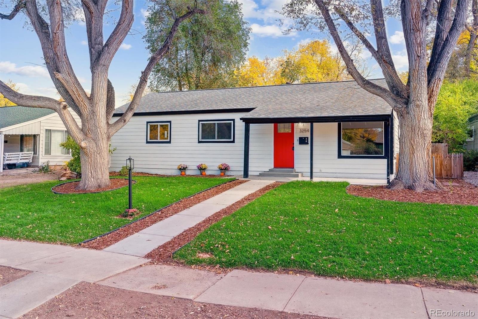 3254 S Holly Street, denver MLS: 3177664 Beds: 4 Baths: 3 Price: $739,950