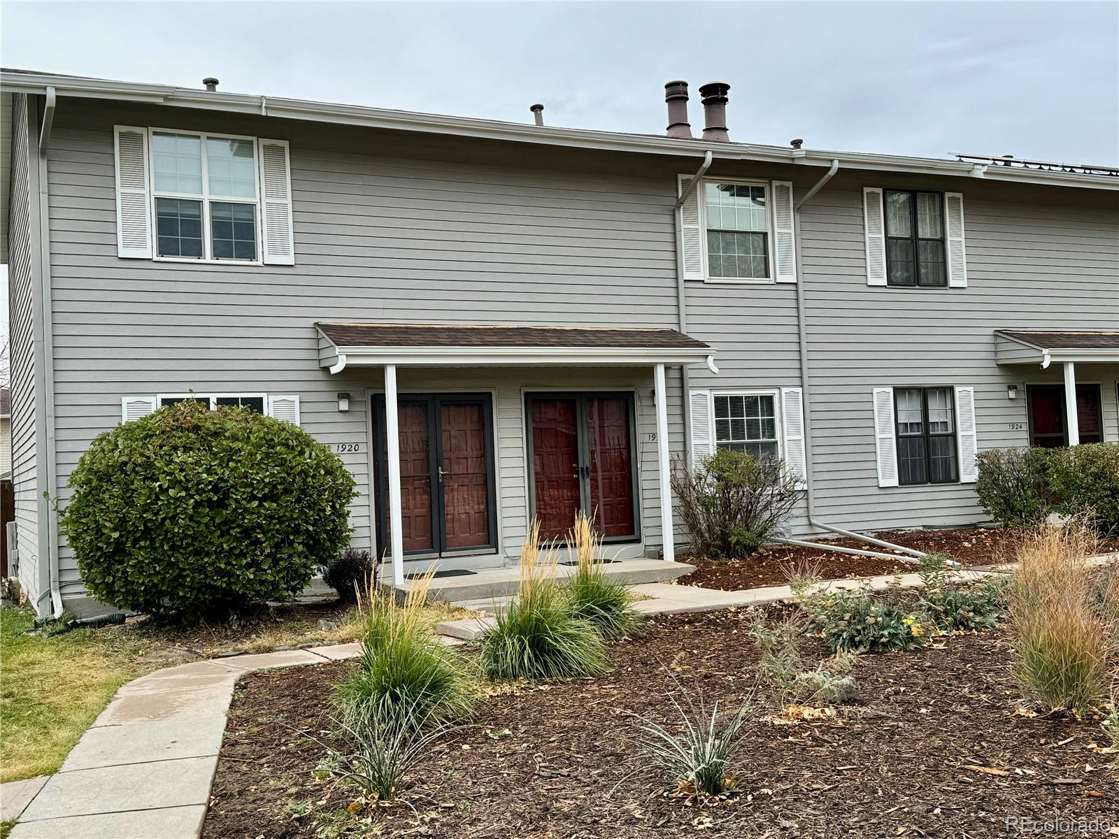 1920 S Oswego Way , Aurora  MLS: 4201889 Beds: 2 Baths: 2 Price: $329,000