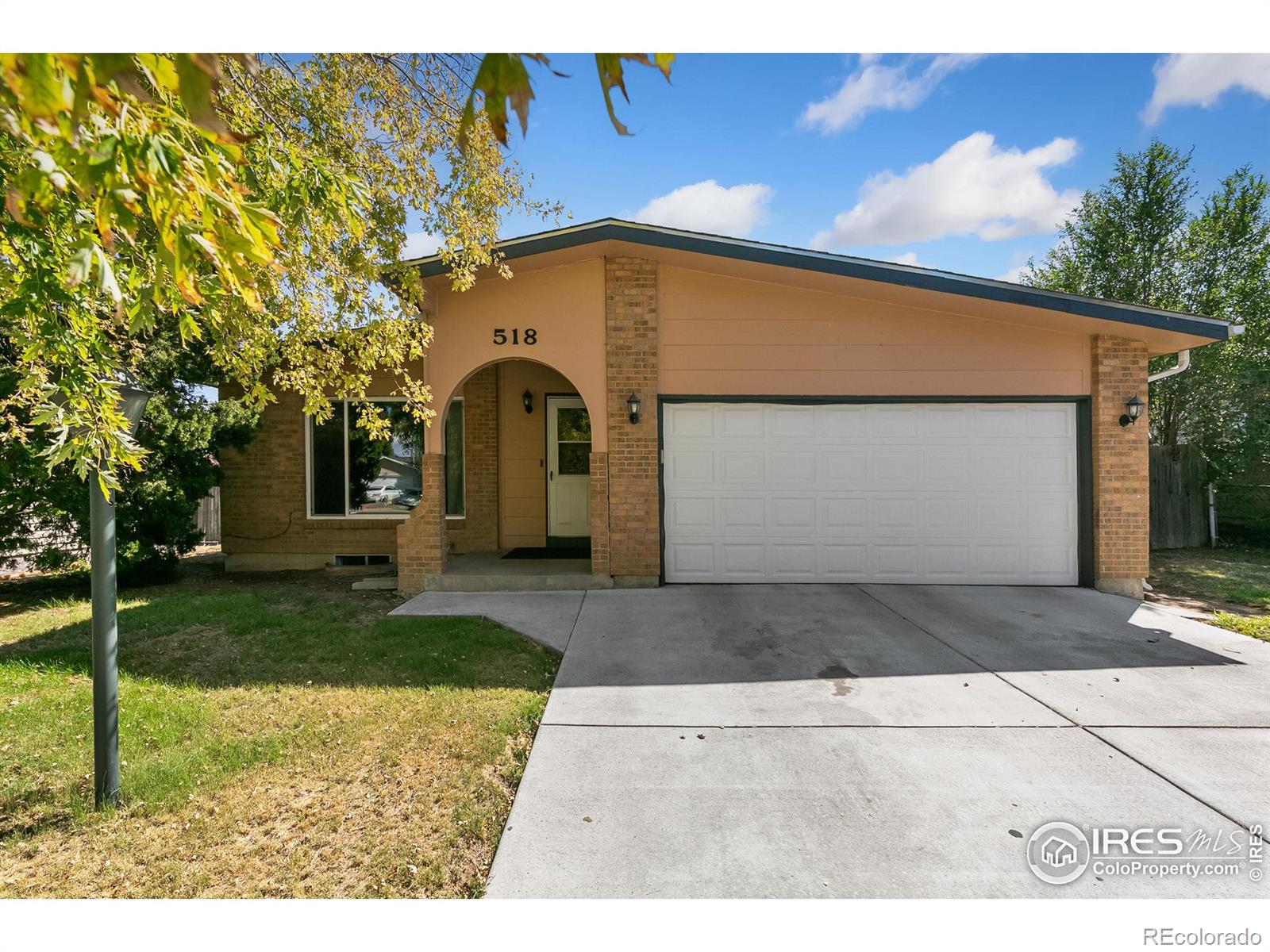 518  37th Avenue, greeley MLS: 4567891022105 Beds: 5 Baths: 3 Price: $389,900