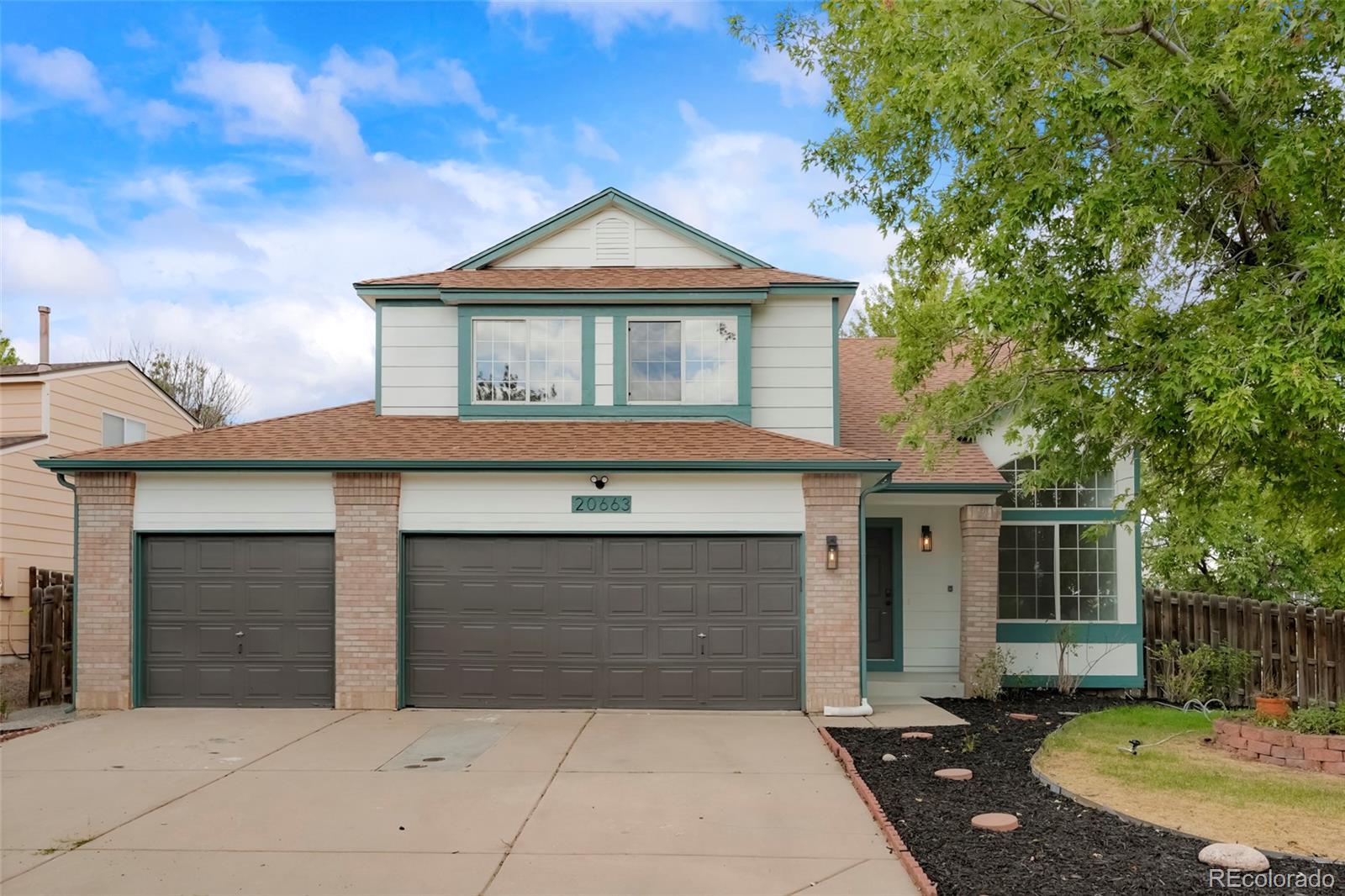 20663 E 43rd Avenue, denver MLS: 9078929 Beds: 3 Baths: 4 Price: $550,000