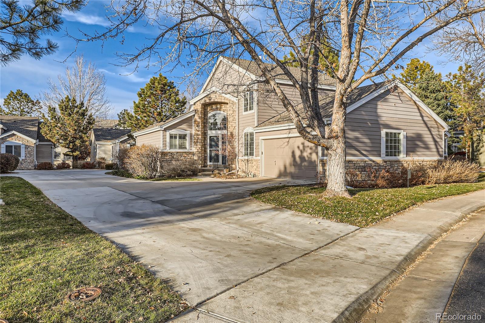 7400 W Grant Ranch Boulevard, littleton MLS: 4756516 Beds: 3 Baths: 3 Price: $699,000