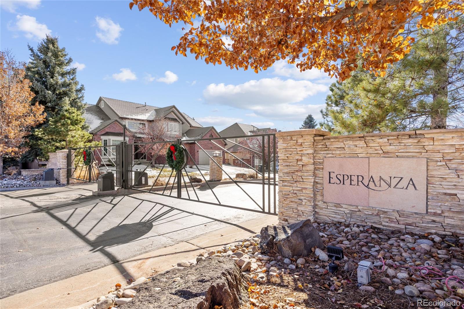 6987  Esperanza Drive, castle pines MLS: 3300386 Beds: 4 Baths: 4 Price: $999,000