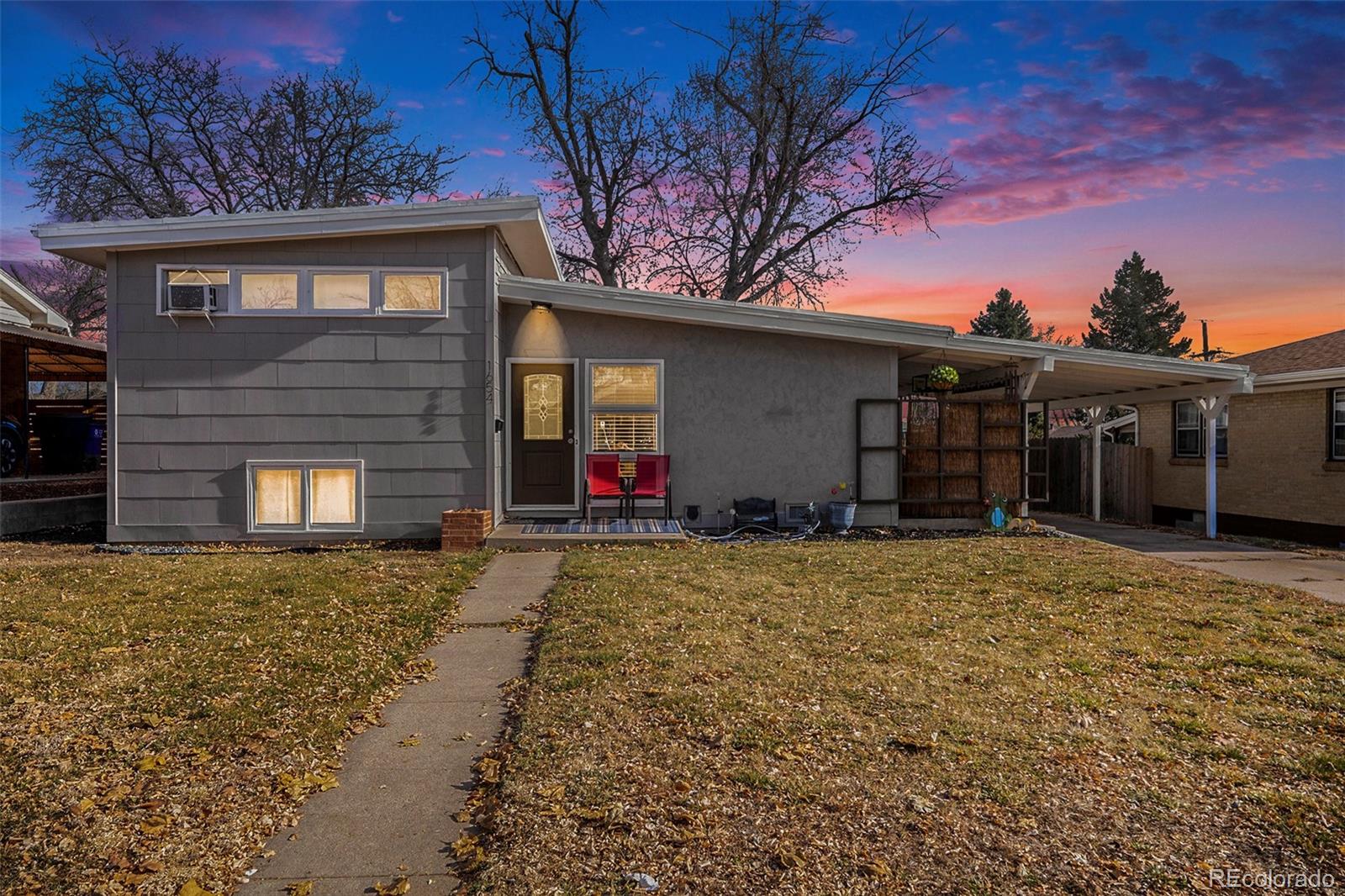 1654 S Perry Street, denver MLS: 5755322 Beds: 4 Baths: 2 Price: $600,000