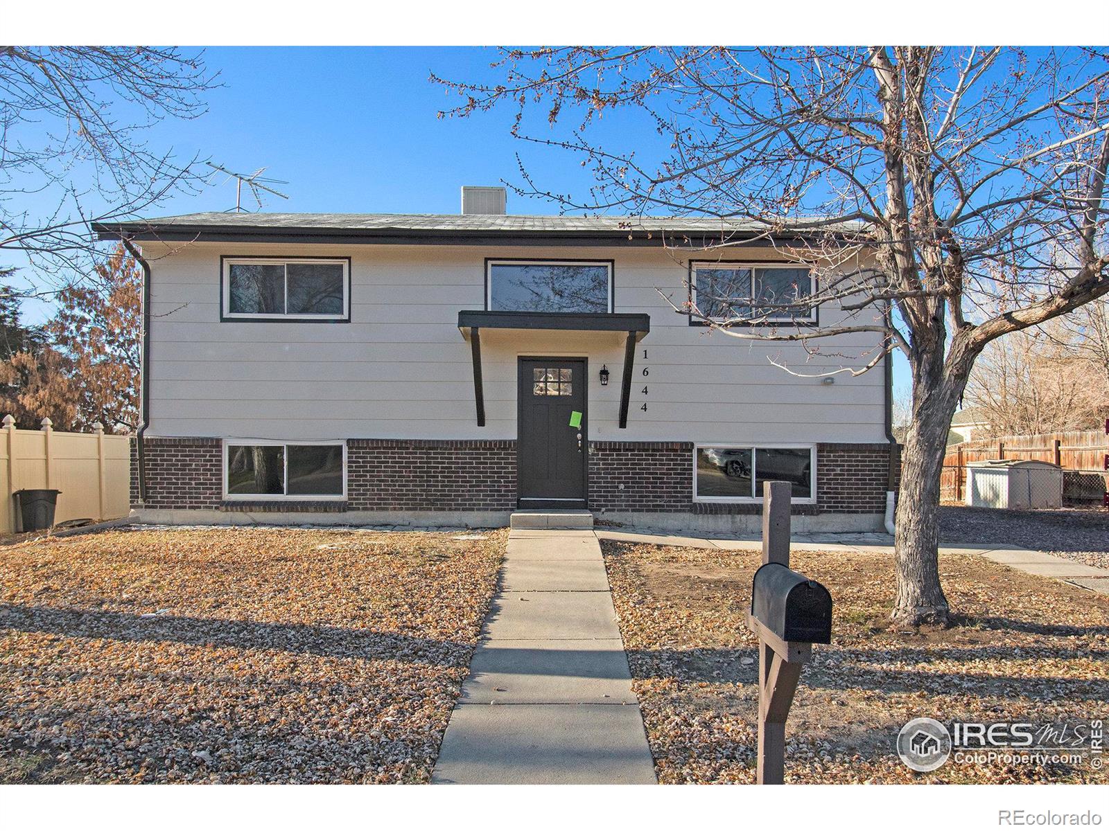 1644  Nueva Vista Drive, denver  House Search MLS Picture