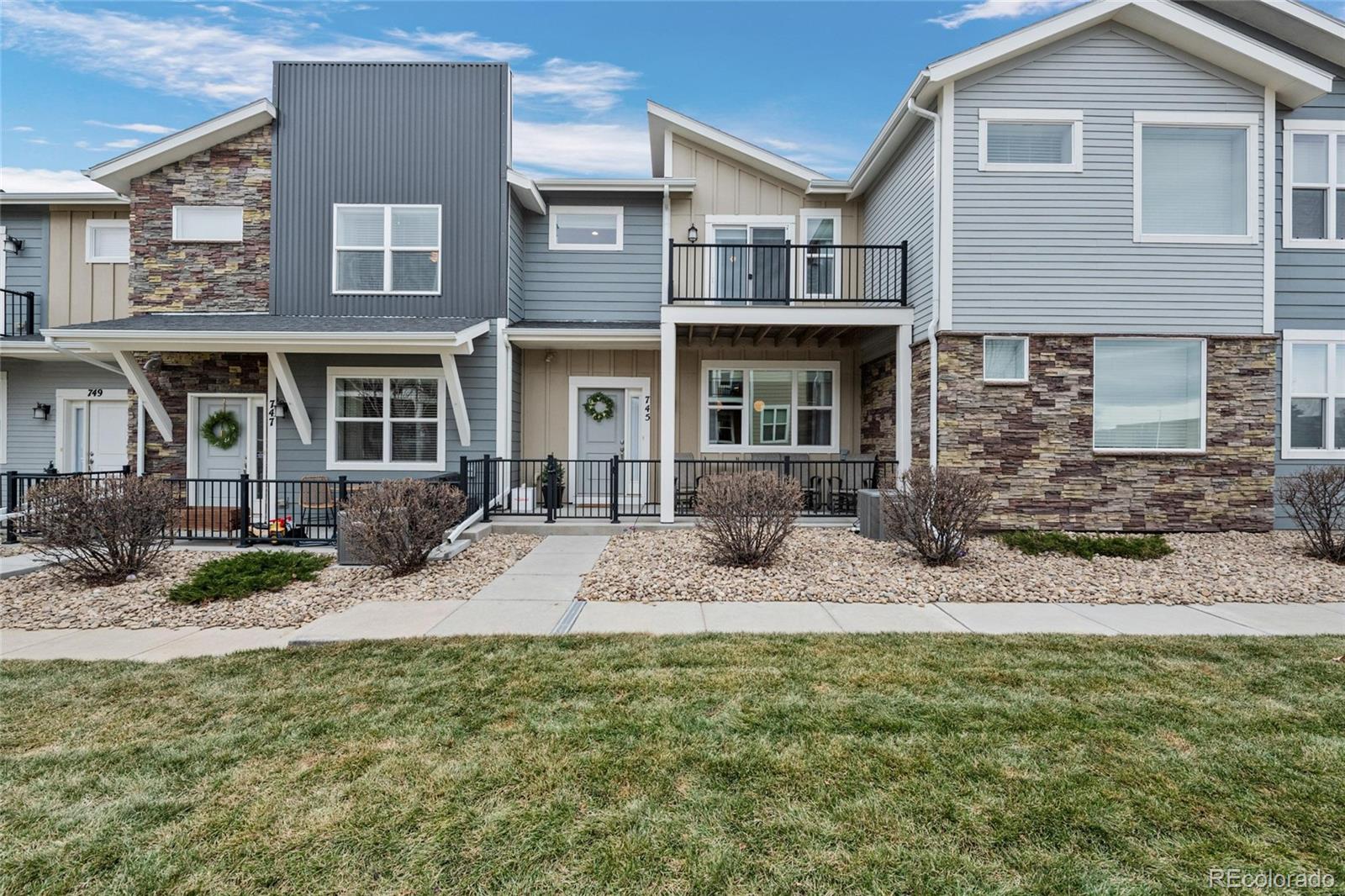 745  Robert Street, longmont MLS: 9930773 Beds: 3 Baths: 3 Price: $515,000