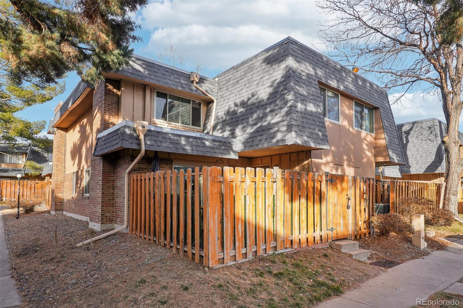 7995 E Mississippi Avenue J1, Denver  MLS: 7352996 Beds: 2 Baths: 2 Price: $315,000