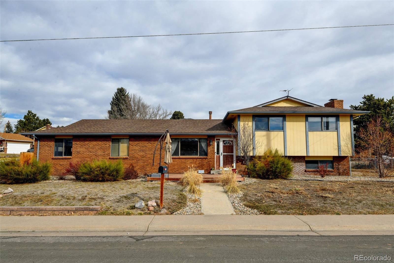 102  Douglas Fir Avenue, castle rock MLS: 4754452 Beds: 4 Baths: 3 Price: $480,500