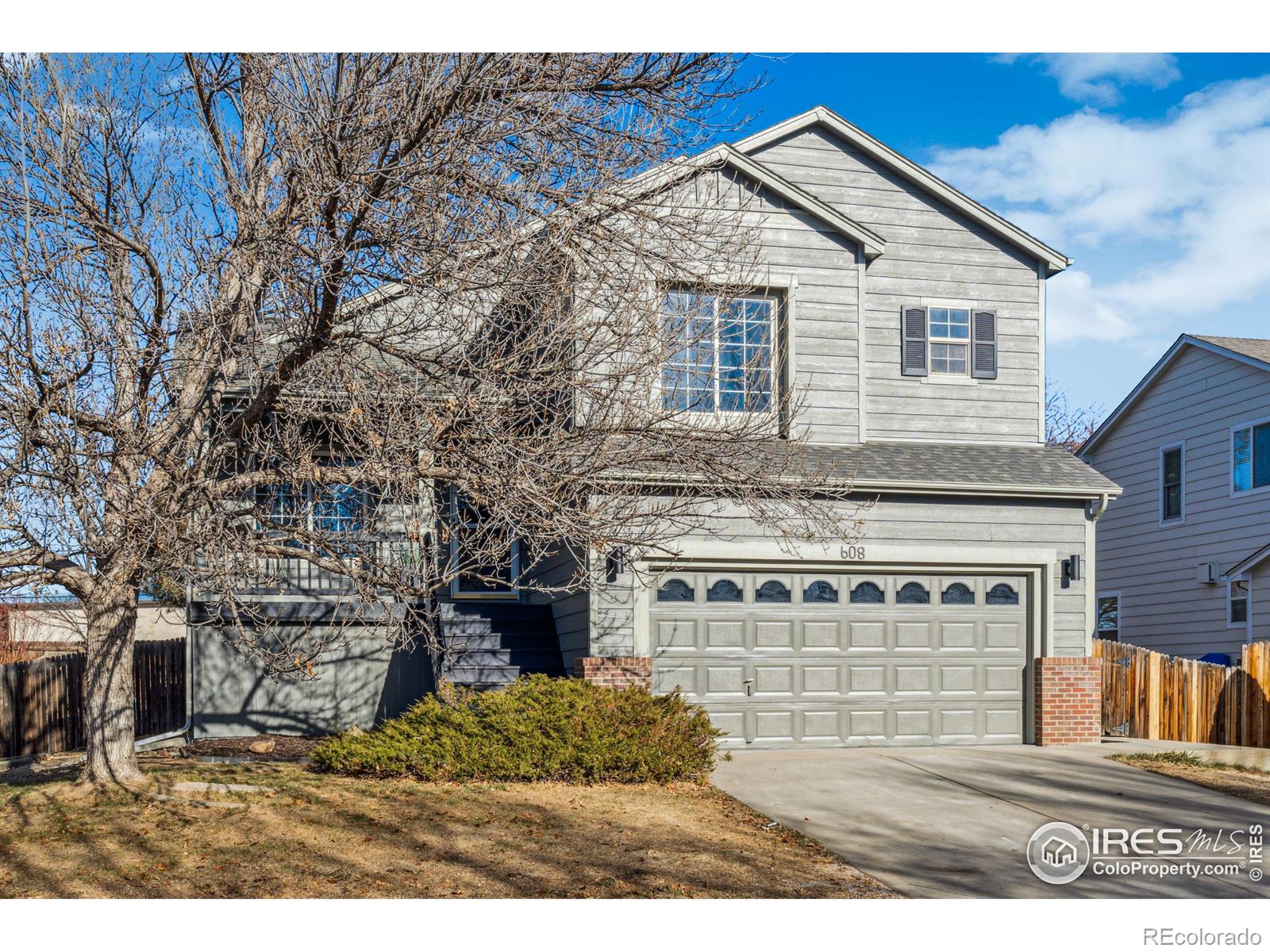 608  Bluegrass Drive, longmont MLS: 4567891023352 Beds: 3 Baths: 3 Price: $635,000