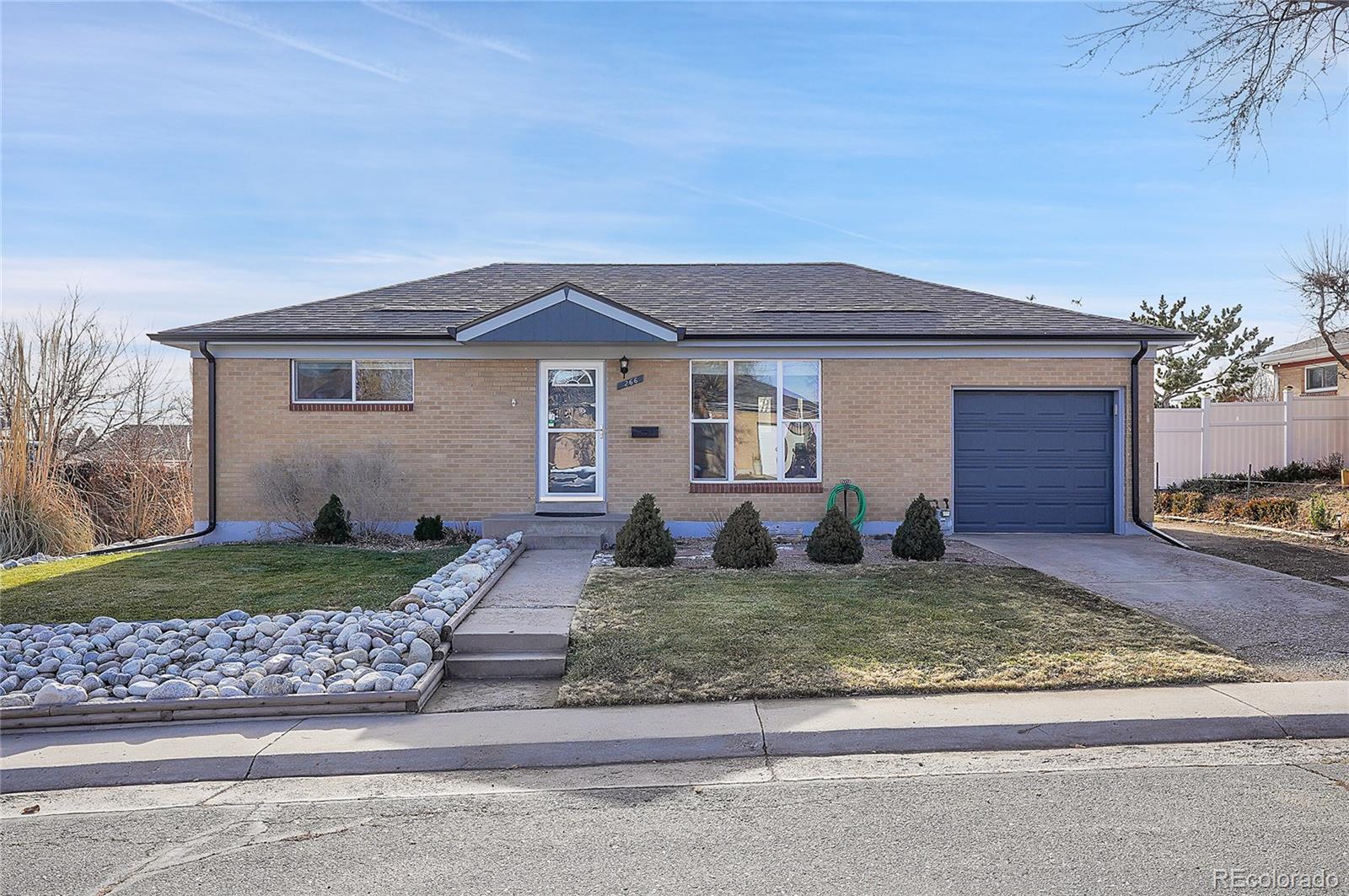 266 E 109th Avenue, northglenn MLS: 5350552 Beds: 4 Baths: 2 Price: $475,000