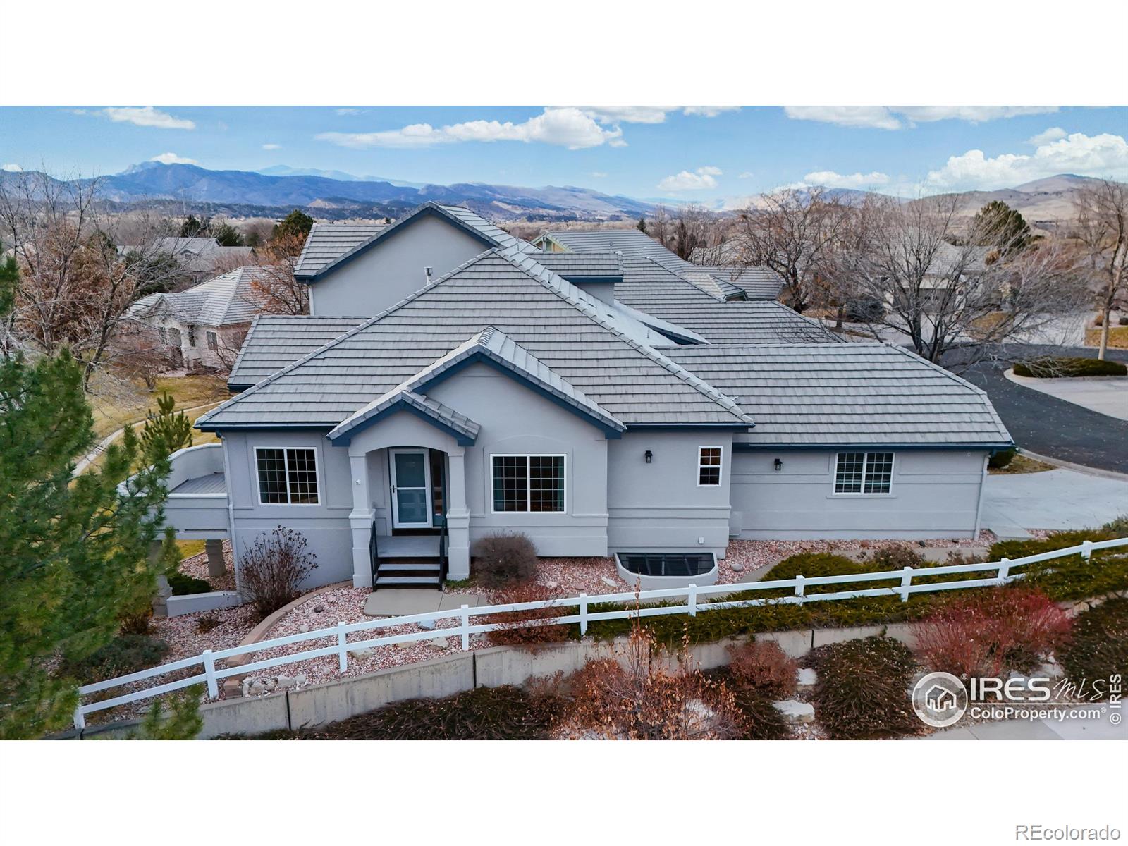 505  Clubhouse Drive, loveland MLS: 4567891023473 Beds: 3 Baths: 3 Price: $590,000