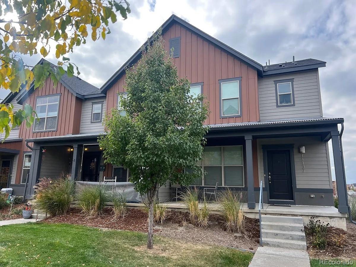 11137 E 25th Avenue , Aurora  MLS: 9765528 Beds: 3 Baths: 3 Price: $470,000