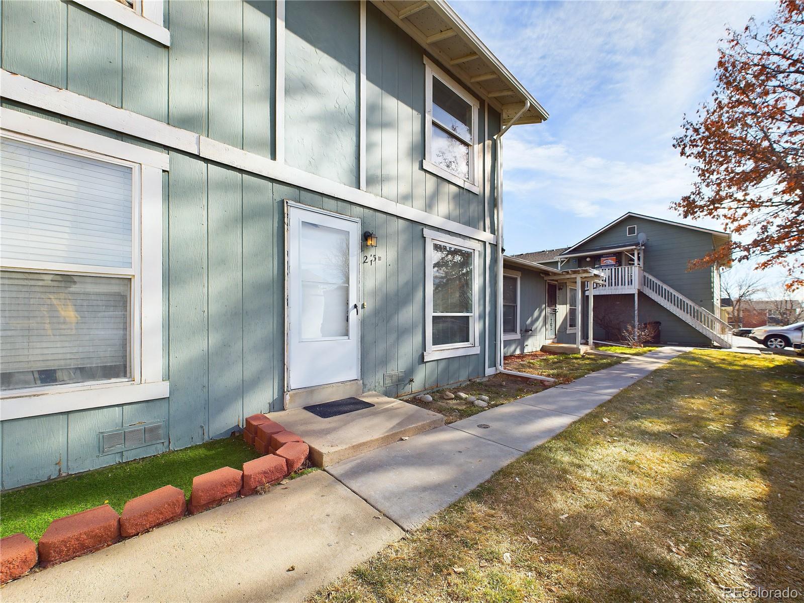 2115  Coronado Pkyn  B, Denver  MLS: 3957449 Beds: 3 Baths: 2 Price: $299,000