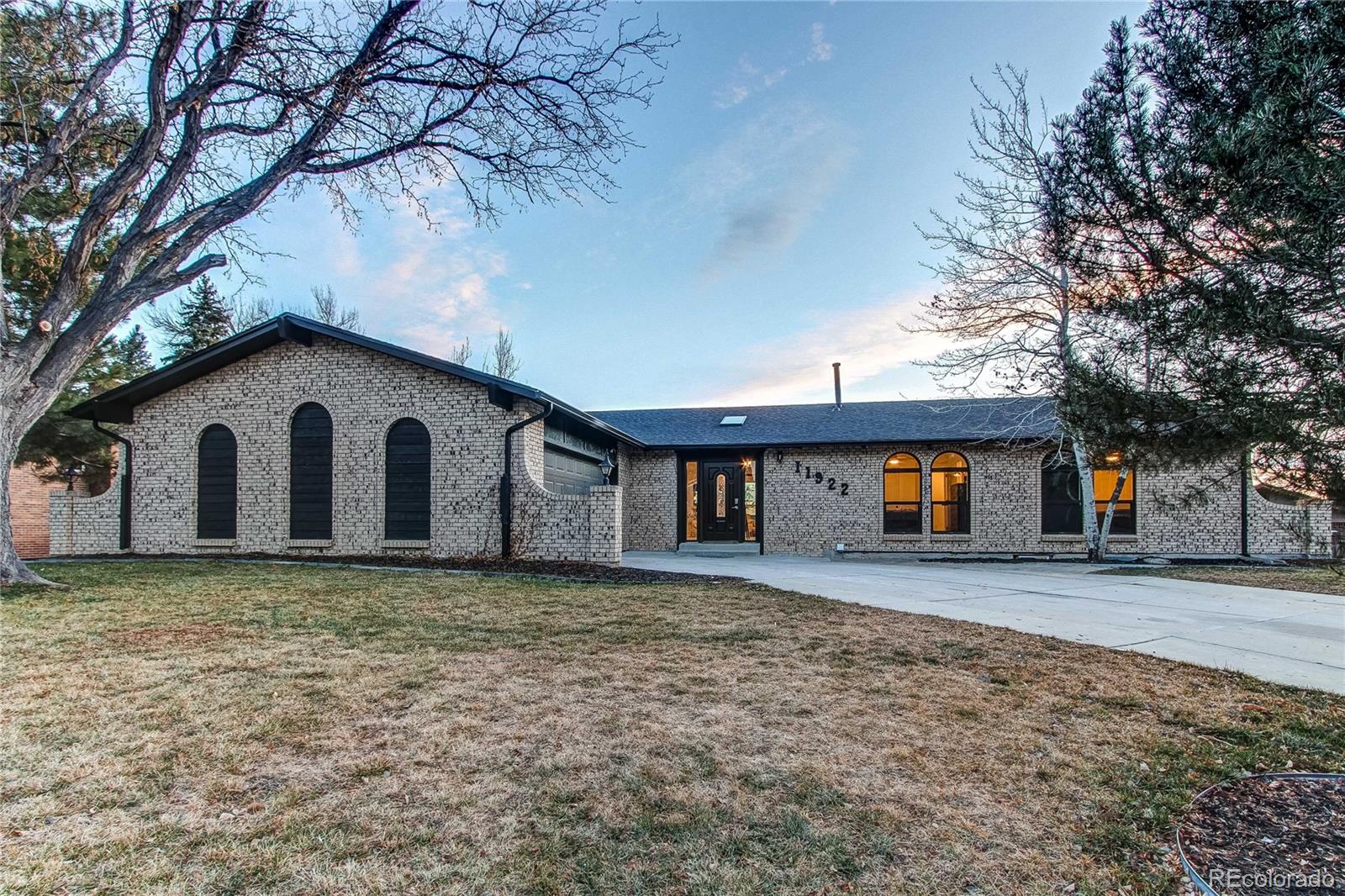 11922 W 77th Drive, arvada MLS: 9298143 Beds: 5 Baths: 4 Price: $1,095,000