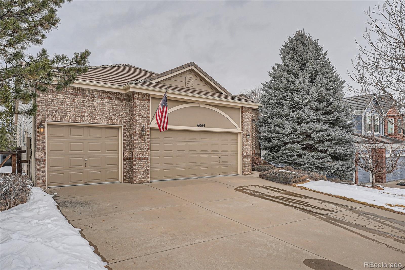 6065 S Telluride Circle, aurora MLS: 8044454 Beds: 4 Baths: 3 Price: $729,900