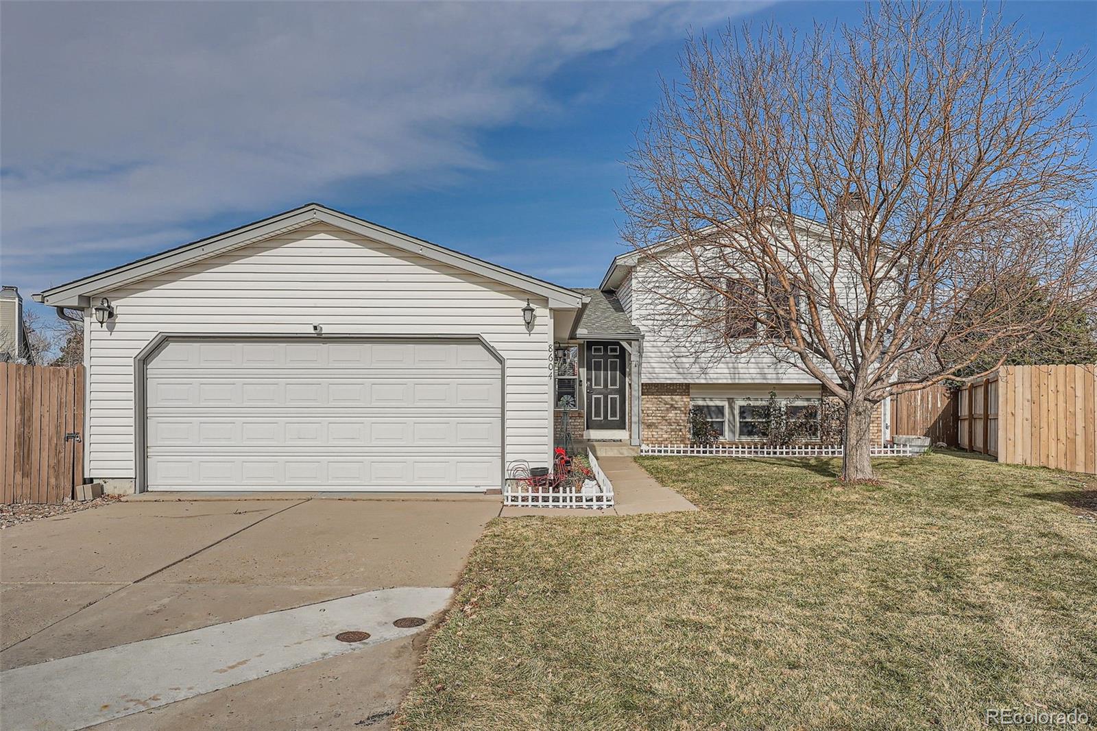 8604  Barberry Place, parker MLS: 4642385 Beds: 3 Baths: 2 Price: $489,900