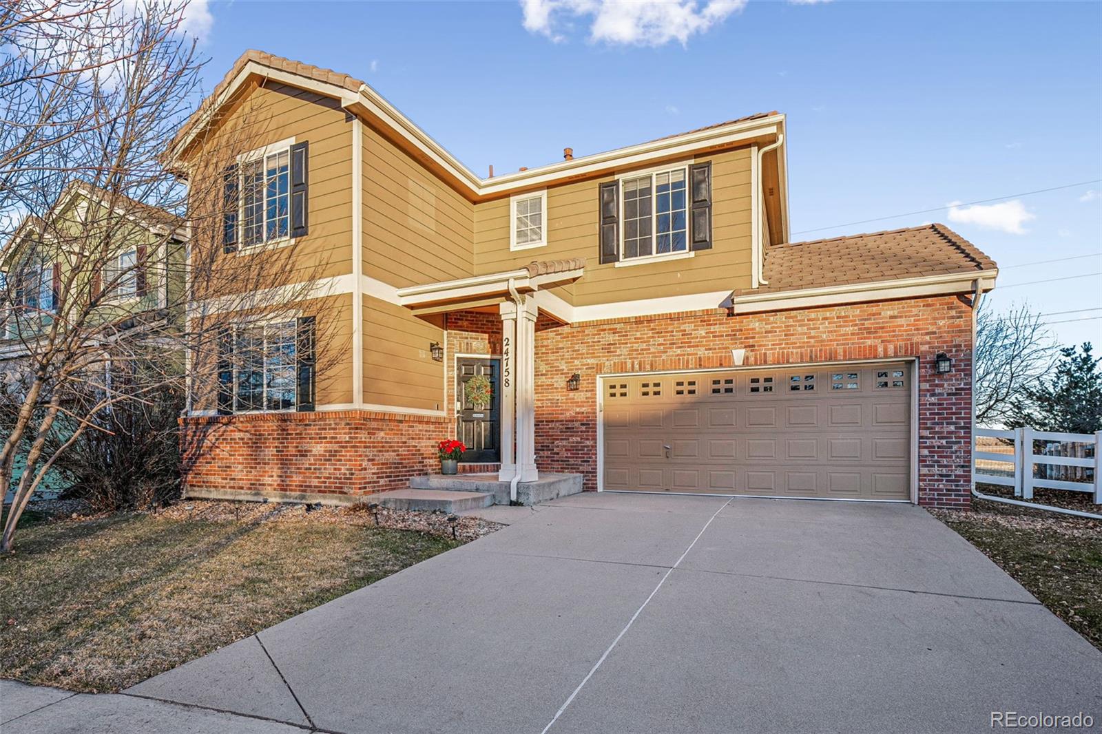 24758 E Arizona Circle, aurora MLS: 2409555 Beds: 2 Baths: 3 Price: $490,000