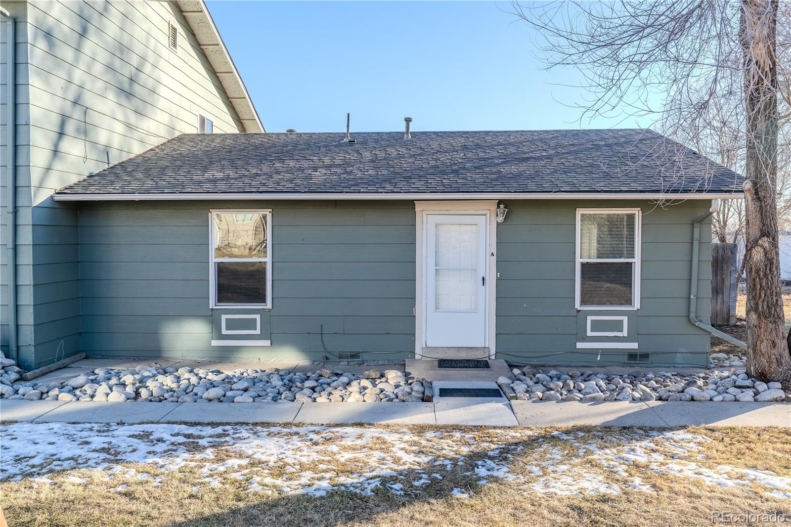 2131  Coronado Parkway A, Denver  MLS: 5914268 Beds: 3 Baths: 1 Price: $275,000