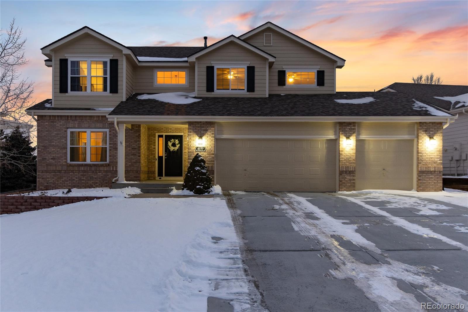 8177  Oak Briar Way, castle pines MLS: 8196655 Beds: 4 Baths: 3 Price: $875,000