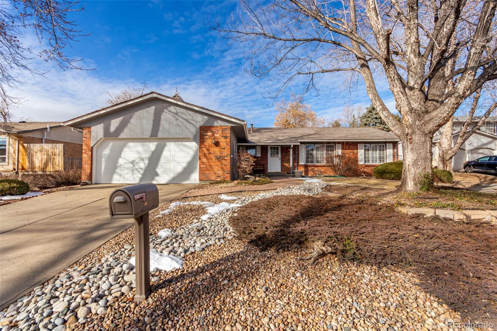 8211  Reed Court, arvada MLS: 2116462 Beds: 4 Baths: 2 Price: $635,000