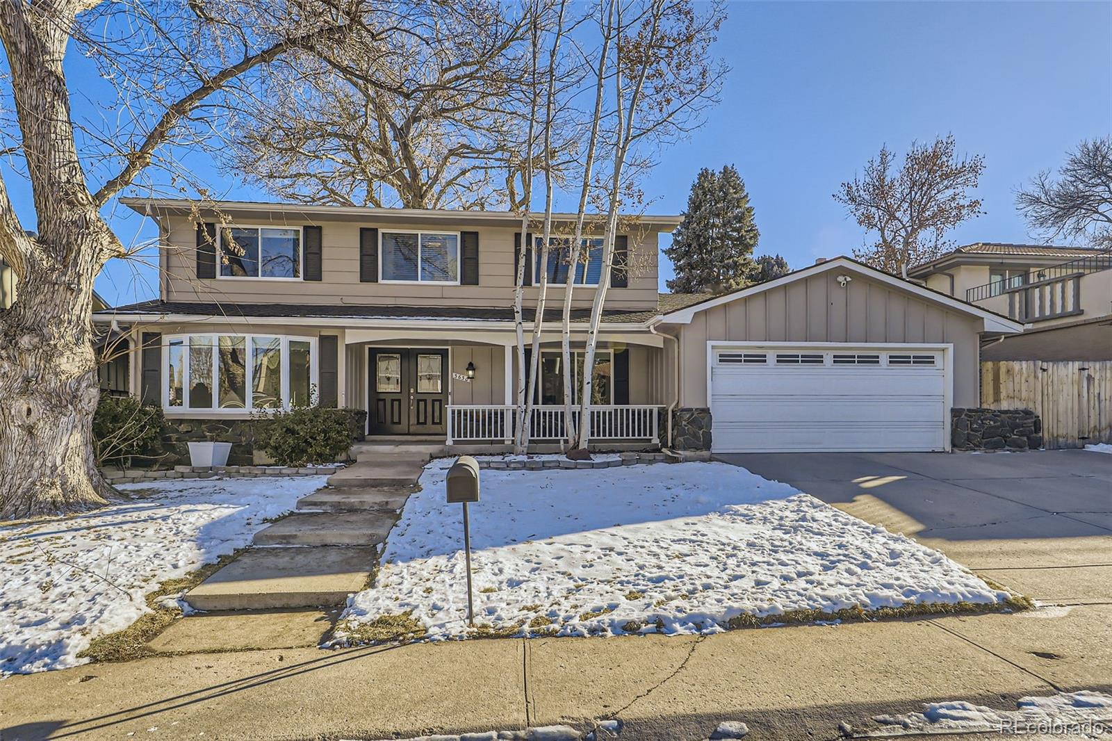 3630 S Roslyn Way, denver MLS: 4332830 Beds: 5 Baths: 4 Price: $900,000