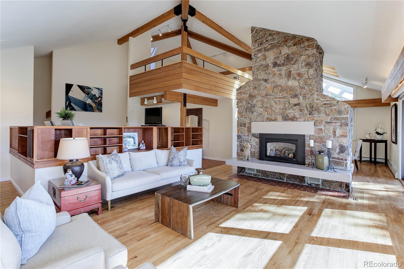 25060  Montane Drive West , golden MLS: 7063802 Beds: 5 Baths: 4 Price: $1,345,000