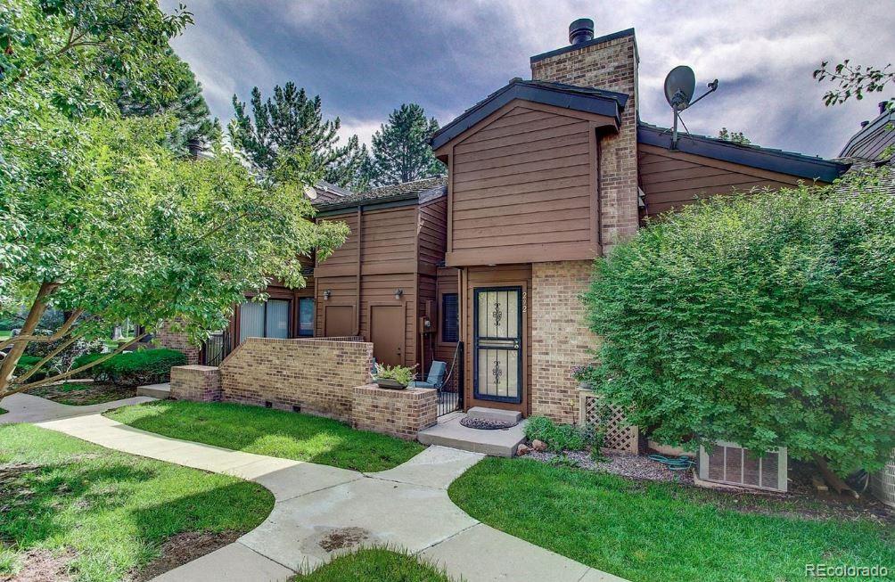 2685 S Dayton Way, denver MLS: 9659990 Beds: 3 Baths: 3 Price: $450,000