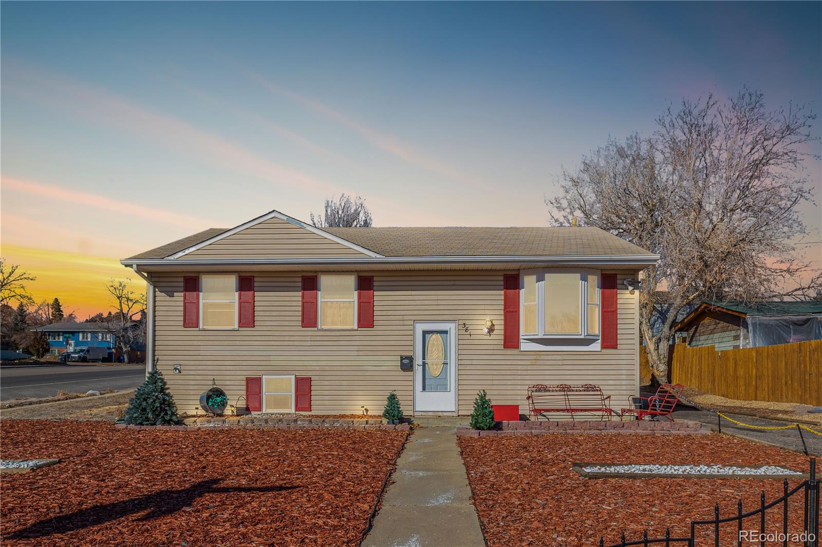 381  El Paso Court, denver MLS: 4235672 Beds: 4 Baths: 2 Price: $560,000