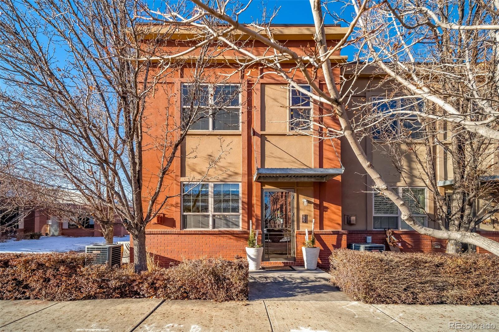 7777 E 1st Place 110, Denver  MLS: 8731527 Beds: 3 Baths: 4 Price: $750,000