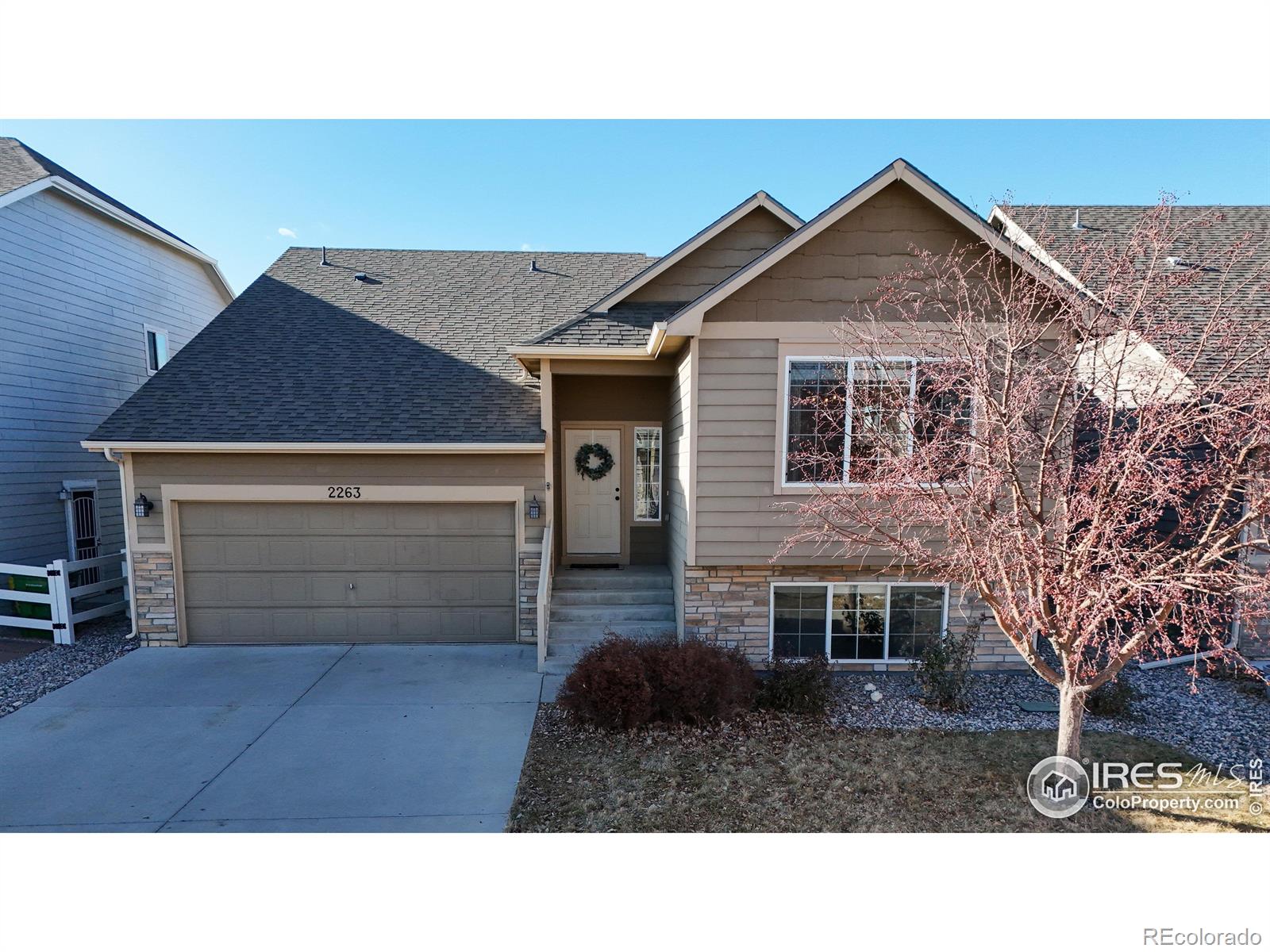 2263  Thoreau Drive, fort collins MLS: 4567891024795 Beds: 3 Baths: 3 Price: $565,000