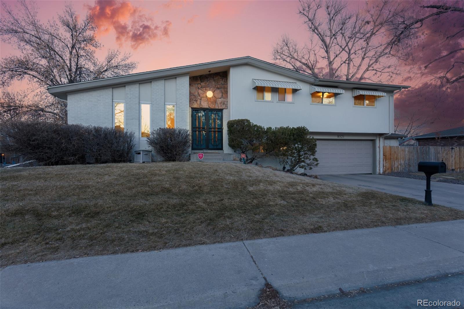 8521 E Cornell Drive, denver MLS: 7910969 Beds: 3 Baths: 3 Price: $810,000