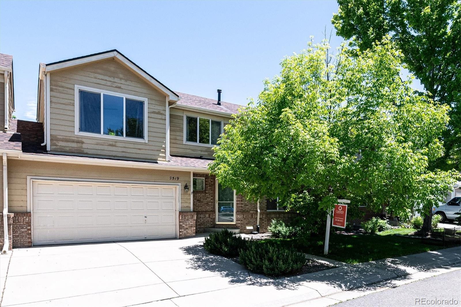 9519 E Iowa Circle, denver MLS: 3898113 Beds: 3 Baths: 3 Price: $450,000