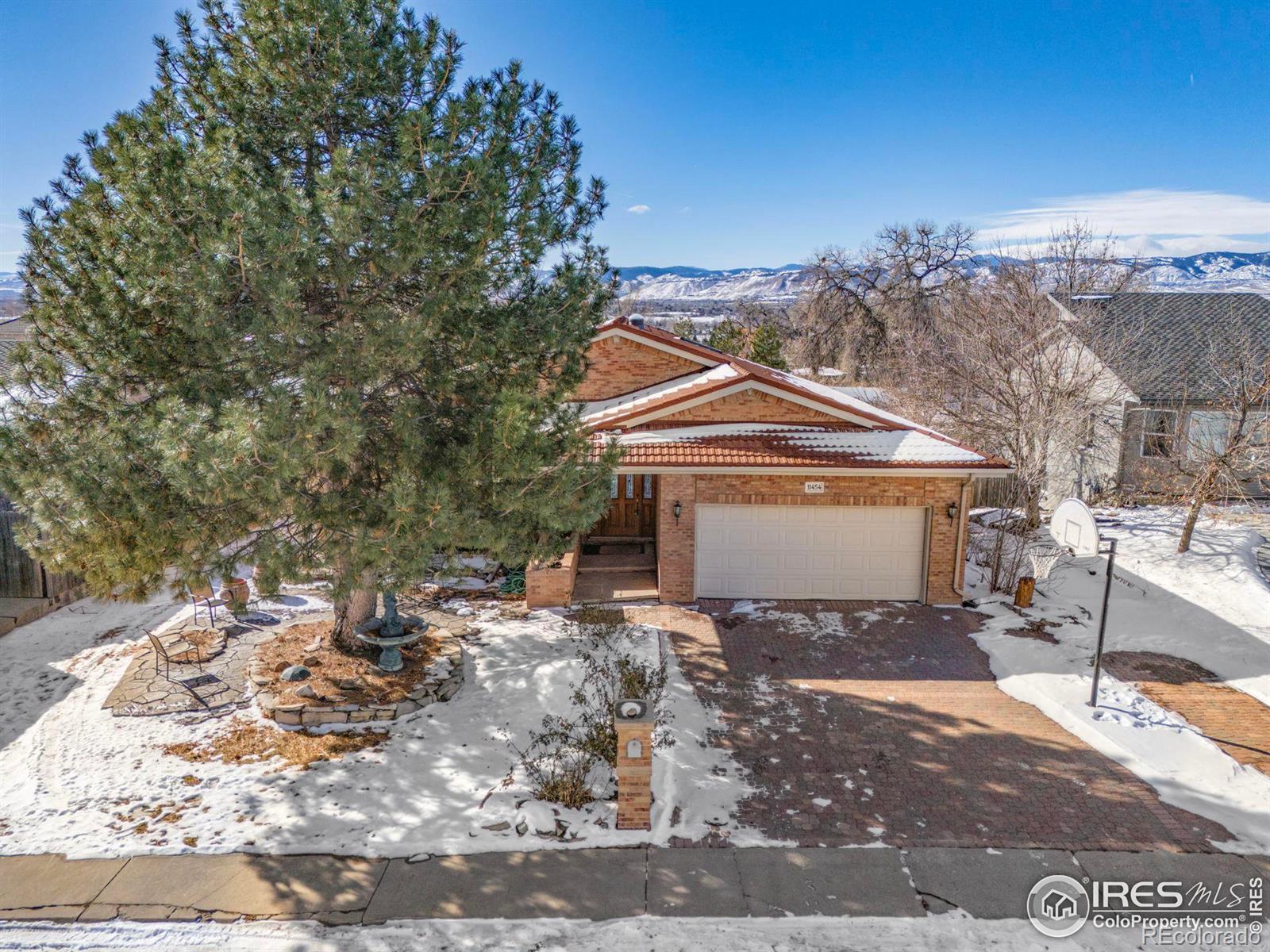 11454 W 76th Place, arvada MLS: 4567891025262 Beds: 5 Baths: 3 Price: $725,000