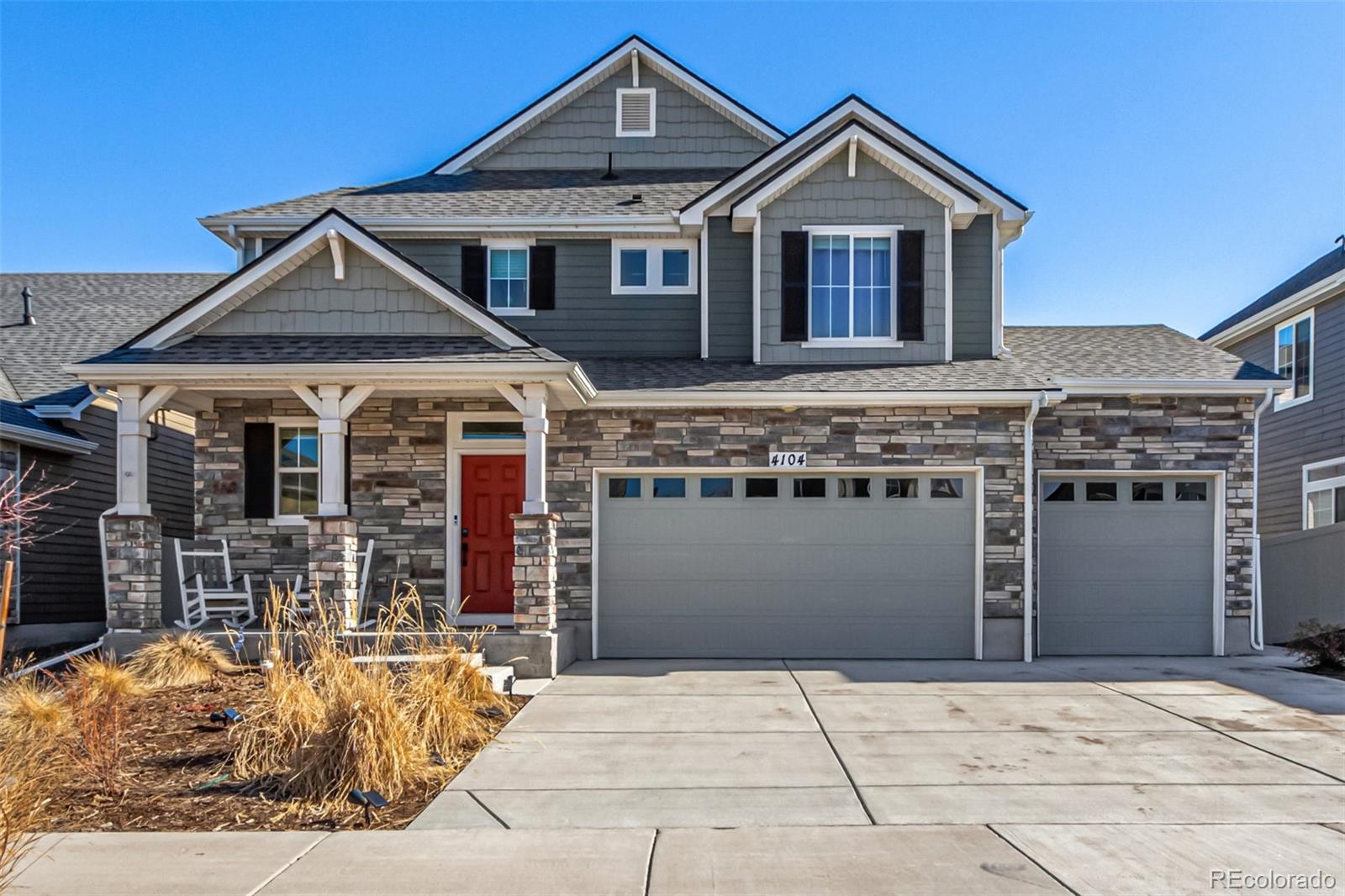 4104 N Picadilly Court, aurora MLS: 8574405 Beds: 4 Baths: 3 Price: $585,000