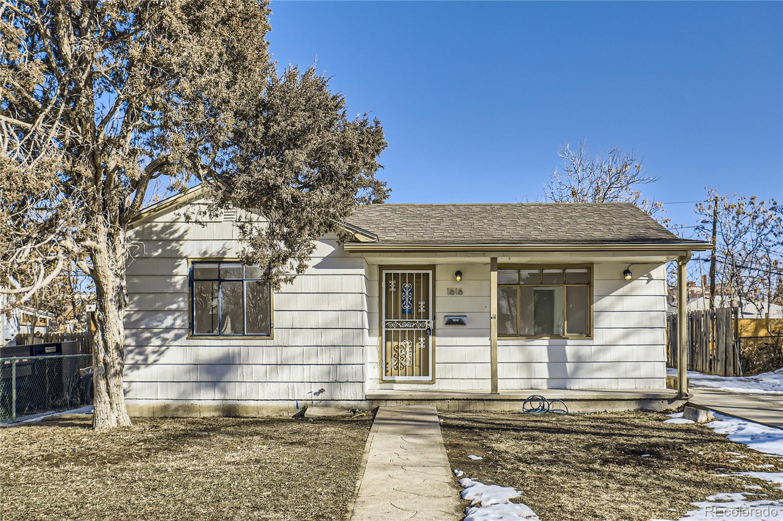 1616  Oakland Street, aurora MLS: 6811240 Beds: 3 Baths: 1 Price: $375,000