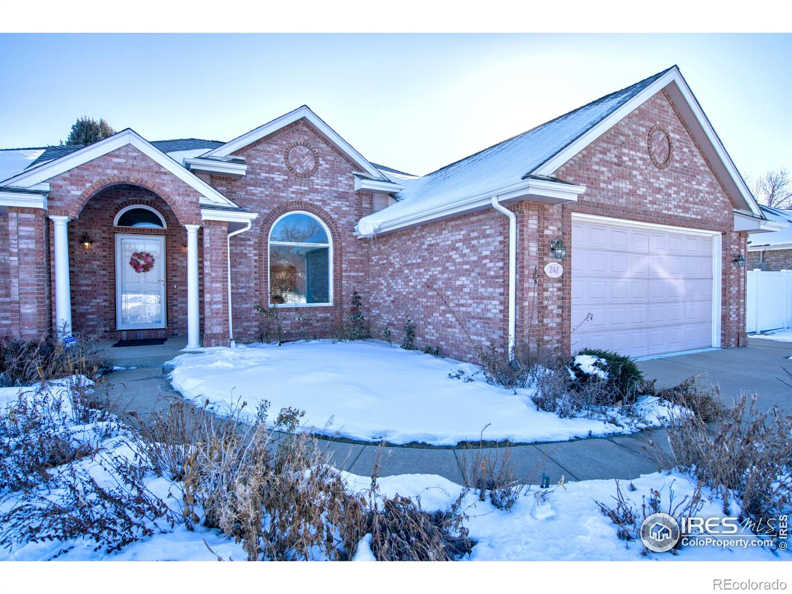 241  Sherwood Court, longmont MLS: 4567891025470 Beds: 3 Baths: 4 Price: $680,000