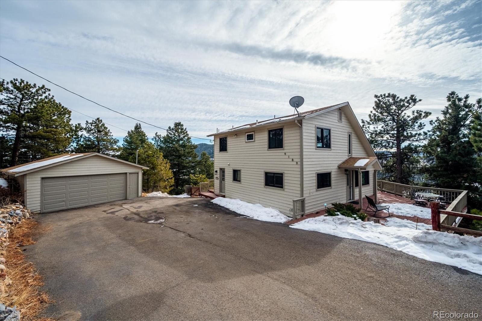 9189  Fallen Rock Road, conifer MLS: 1675886 Beds: 4 Baths: 3 Price: $800,000