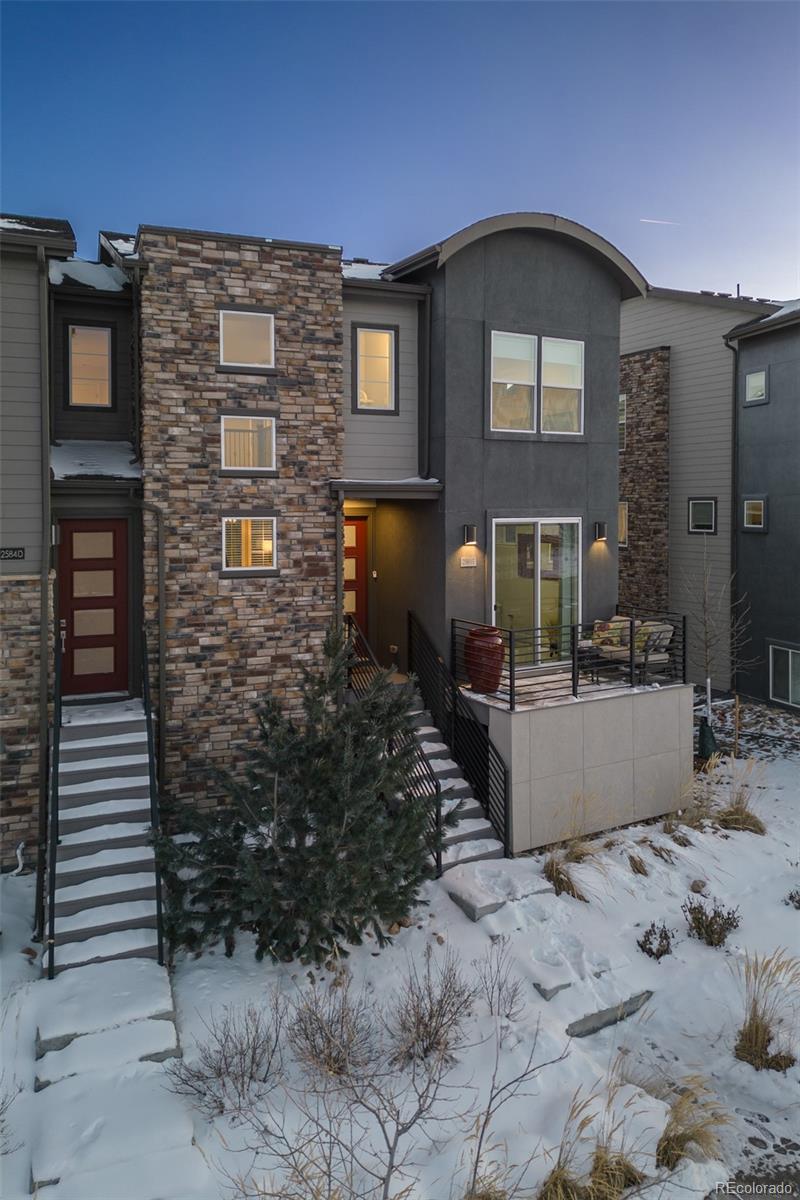 2584  Meadows Boulevard, castle rock MLS: 1564759 Beds: 3 Baths: 3 Price: $595,000