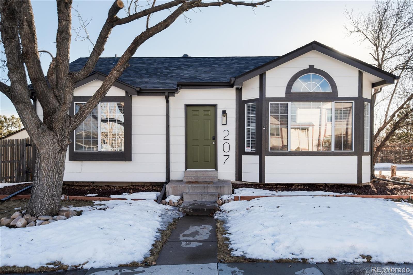 207 S Quicksilver Avenue, castle rock MLS: 7119097 Beds: 2 Baths: 1 Price: $455,000