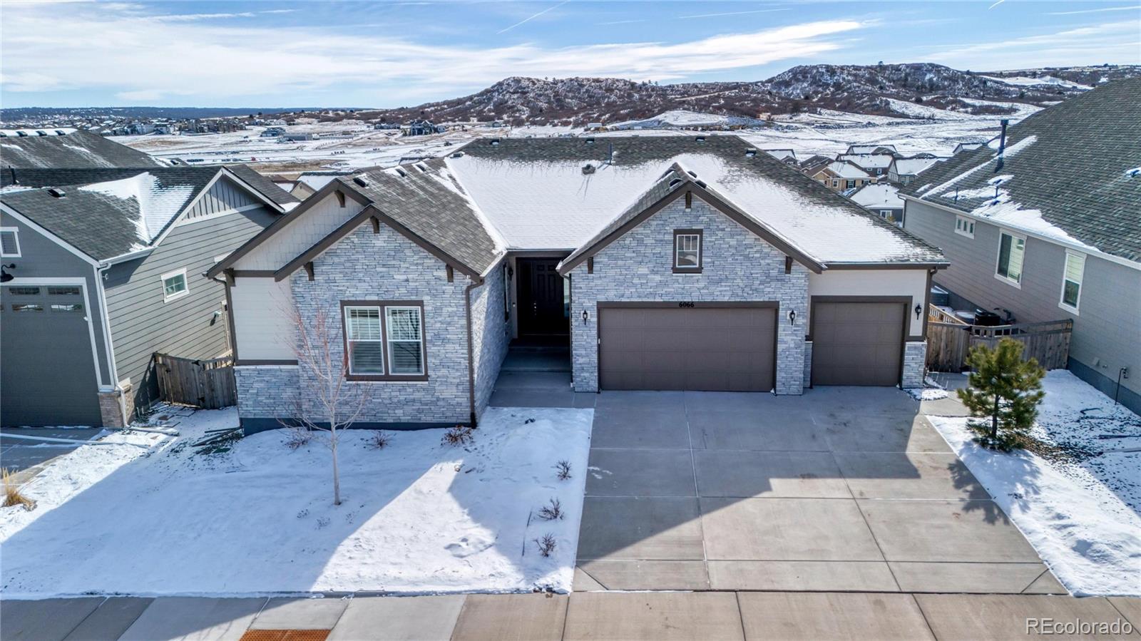 6066  Leilani Drive, castle rock MLS: 8882748 Beds: 5 Baths: 4 Price: $950,000