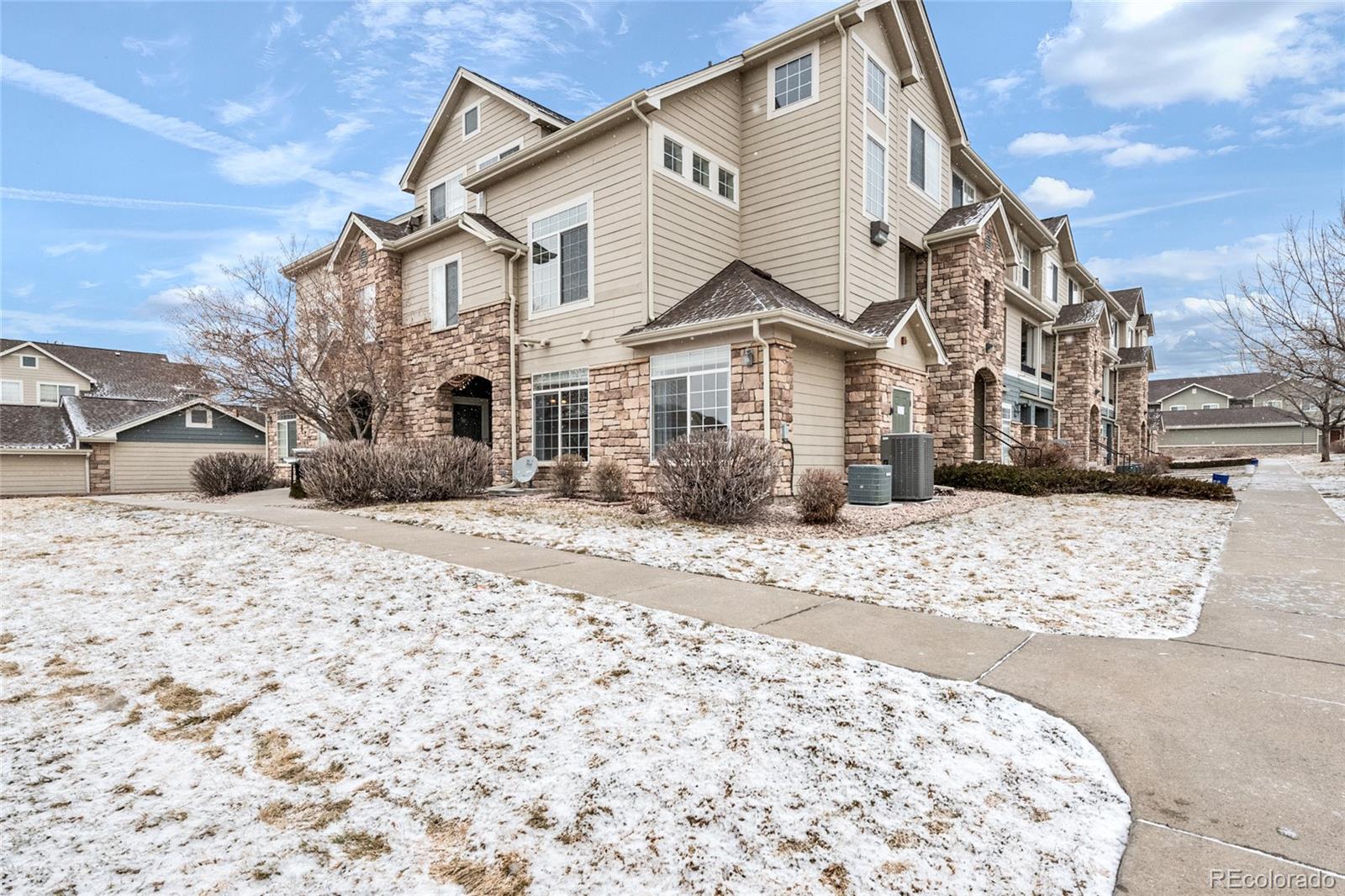 431  Black Feather Loop 804, Castle Rock  MLS: 3411040 Beds: 2 Baths: 2 Price: $325,000