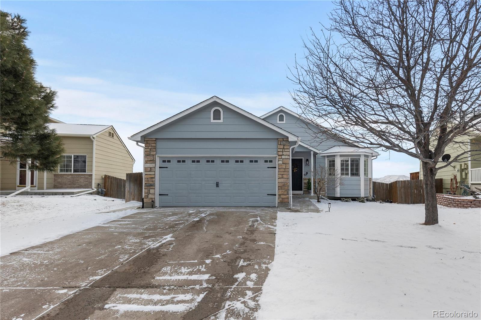 3738  Black Feather Trail, castle rock MLS: 8681890 Beds: 4 Baths: 3 Price: $650,000