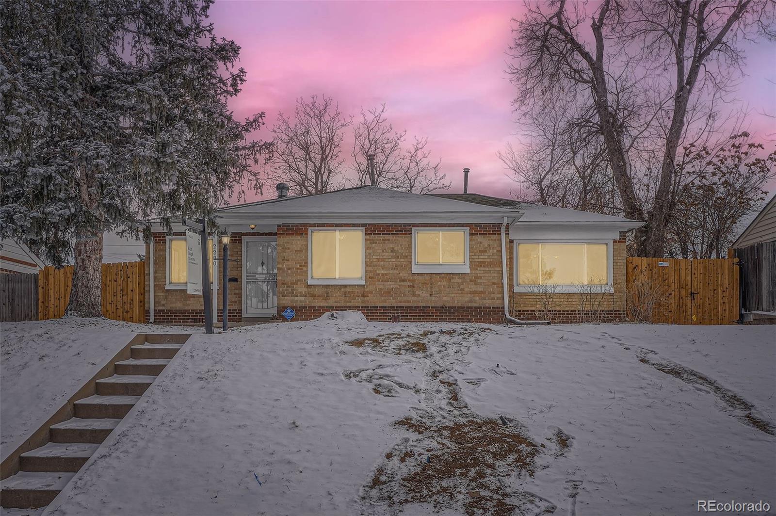 2280 W Center Avenue, denver MLS: 7804997 Beds: 3 Baths: 2 Price: $499,000